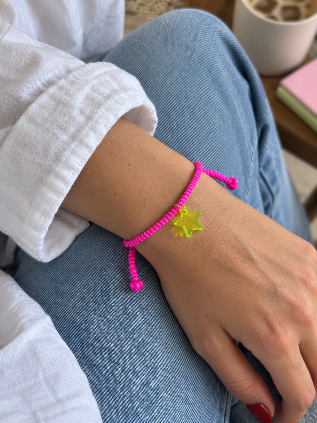 LUME CHARMS ARMBAND NEONPINK/GELB mit STERN